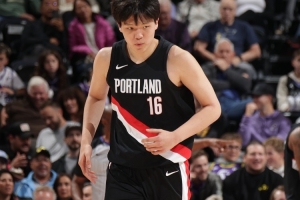 拿下生涯首分！拓記：楊瀚森罰球時現場隱約傳來“MVP”的呼喊聲