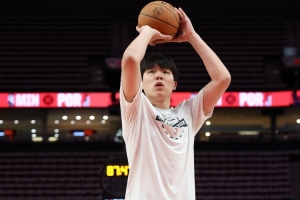 媒體人：楊瀚森錯防麥丹是保護他 但對面3分讓開拓者被迫打小陣容