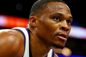 有點鐵！威少國王首秀半場6中1拿到3分5板 正負值+9