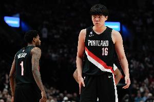 媒體人：楊瀚森跟不上進攻節奏 開拓者這套打法不利于他持球策應