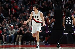 媒體人：楊瀚森首秀暴露防守端不足 但整體來說沒有給球隊拖后腿