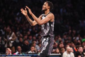 全隊就你打得行！克拉克斯頓12中8高效拿下17分4板2助