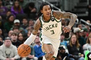 進攻擋不住！雄鹿首節(jié)轟下40分 小凱文-波特10分&AJ-格林9分