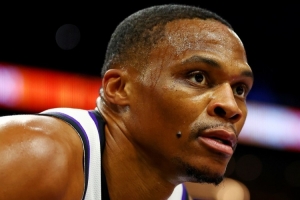 國王隊首秀！威少18分鐘8中2拿到6分6板 三分2中0