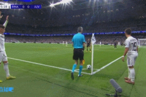 差一點，瓊阿梅尼禁區內射門被卡盧盧擋出