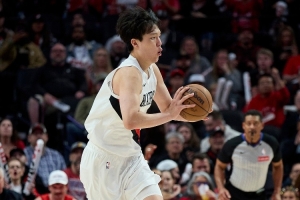 媒體人：世界就是這么殘酷 開拓者已很好 楊瀚森邁出第一步就挺好