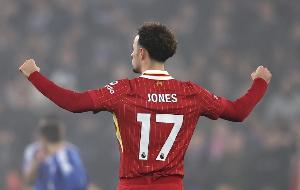 柯蒂斯-瓊斯完成98次向前傳球，創本賽季歐冠單場比賽紀錄