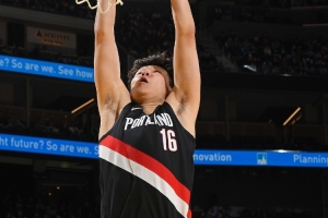 利拉德交代了你什么？楊瀚森：教了我一些經(jīng)驗 大哥對我傾囊相授