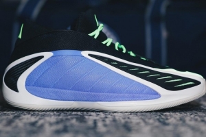 比第一代好看嗎？森林狼官方社媒曬愛德華茲揭幕戰戰靴AE 2！