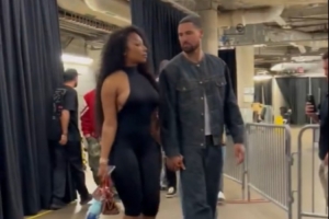 13中4得10分！克萊賽后手牽手攜女友馬冬梅離場