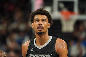 征服客場！名記：文班亞馬罰球時 獨行俠主場球迷對其喊MVP