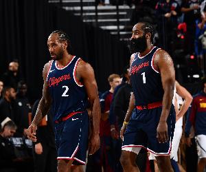 如何對抗西部高大陣容？小卡：需要觀察 我們要打好節(jié)奏&減少失誤