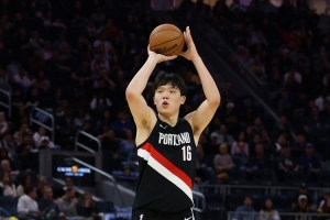 媒體人談楊瀚森：對稚嫩的大個子來說慢慢適應NBA是正常的