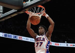 埃奇庫姆和馬克西合砍74分 揭幕戰歷史第二&僅次于20年的哈登伍德