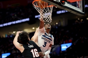 首秀5分鐘被隔扣？楊瀚森的美職籃第一課，恰是成長(zhǎng)的起點(diǎn)