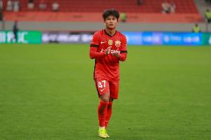 滬媒：蒯紀(jì)聞、李新翔踢完泰山后馳援上海U20隊，缺席海港vs浙江