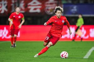 足球報：梅州客家浪費機會被懲罰保級形勢嚴峻，戰英博不容有失