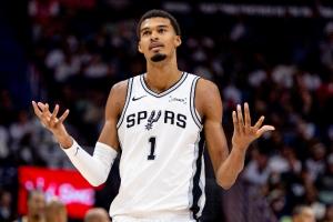 你覺得文班亞馬本賽季是否可能會拿下四雙？