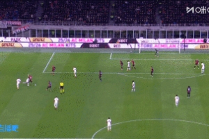 前意甲裁判：米蘭被判點球讓我有些困惑，德溫特手臂正朝身體回收