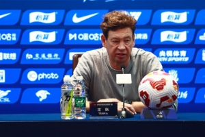 斯盧茨基：我們今天再次付出了學(xué)費(fèi)，很多隊(duì)員沒表現(xiàn)出應(yīng)有的水平