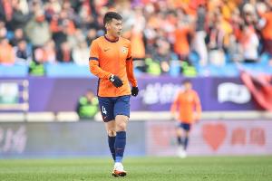 里程碑，青島海牛后衛金洋洋俱樂部各項職業賽事出場200場