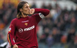 托蒂：我和斯帕萊蒂的事情該放下了，若他去尤文會(huì)是偉大的簽約