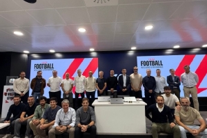 西甲聯盟邀請賦閑教練參加培訓項目，前國安主帥塞蒂恩在列