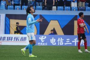 博主：今日英博陣容中沒有出現趙學斌的身影，他疑似出現拉傷