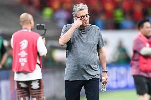 記者談伊萬(wàn)：如今他掙了一筆錢退休了，留給中國(guó)足球一地雞毛