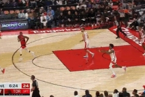 快打旋風(fēng)？阿門直接長(zhǎng)傳 杜蘭特接球三大步雙手暴扣！