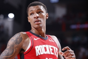 狀態(tài)在線！小賈巴里-史密斯首節(jié)9分鐘 5中3&三分3中2拿到10分2助