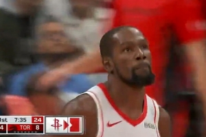 “申杜”配合！申京機敏搶斷 杜蘭特反擊邁開三大步直接上籃！