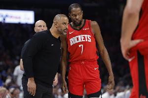 火力充足！杜蘭特半場(chǎng)9中6拿到全隊(duì)最高14分外加1板1帽