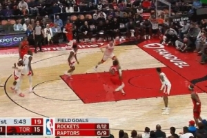 烏度卡忍不了！火箭中路門戶大開 博伊爾斯擋拆下順輕松戰斧劈扣