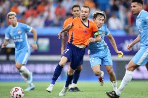 東體：中超實行跨年賽制是大勢所趨，但卻不能太著急