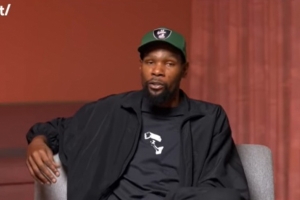 為啥在意住在地下室網(wǎng)友說的話？KD：想質(zhì)疑我 為啥不TM直接問我