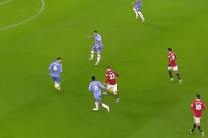 健康的盧克-肖攻防一體！那幾年他是英超最強(qiáng)左后衛(wèi)！