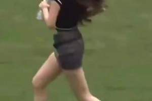 當(dāng)女隊(duì)醫(yī)出場的那一刻，網(wǎng)友直呼：對手已經(jīng)輸了……