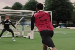 哥幾個是沾點喜劇天賦在身上的！切爾西隊內的歡樂訓練！