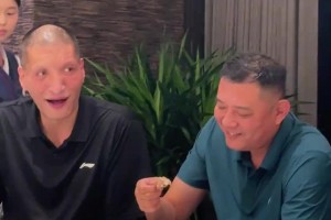 臉都紅了 喝不少哈！巴特爾曬蘭州行和逍遙王鞏曉彬一塊聚餐~