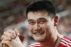 楊毅：姚明最喜歡打的就是戈貝爾那樣的 你高不過我體重還沒我重