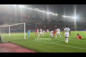 無奈！現場實拍：鐘義浩亂戰破門瞬間，國安眾將呆若木雞