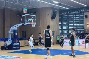 頂級中鋒對決！徐杰單挑徐昕 騎馬射箭打板得分