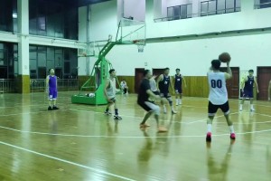 越來越看不懂了，這個球到底是好球還是走步呢