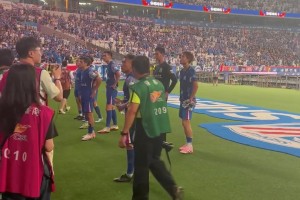 犯規(guī)了嗎？近距離觀看汪海健角球直接破門，泰山球員投訴犯規(guī)無果