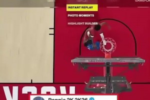 一切都是緣分！名場面：09年詹姆斯在訓(xùn)練營指導(dǎo)年輕的庫里哈登！