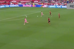 門將：我盡力了！梅西這球，放慢0.5倍才能看到有多逆天！