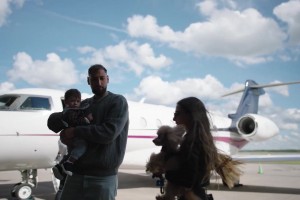 歐冠門神他來了！多納魯馬抵達(dá)曼城！和瓜帥擁抱&完成訓(xùn)練！