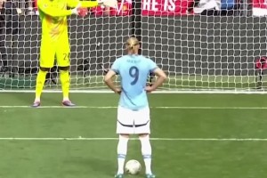 奧納納笑嘻嘻的跟哈蘭德玩心理戰！哈蘭德冷靜罰進一笑而過！