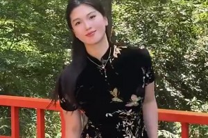 穿上旗袍的野球場肘姐，氣質(zhì)一下子就起來了！